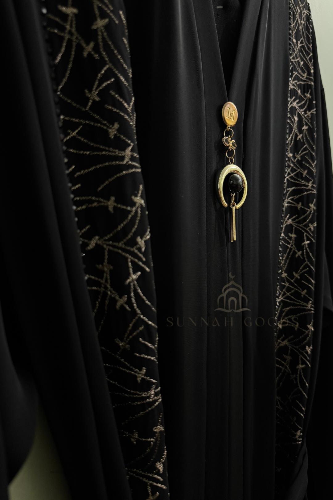 Black Abaya - Aesthetic Gold Design