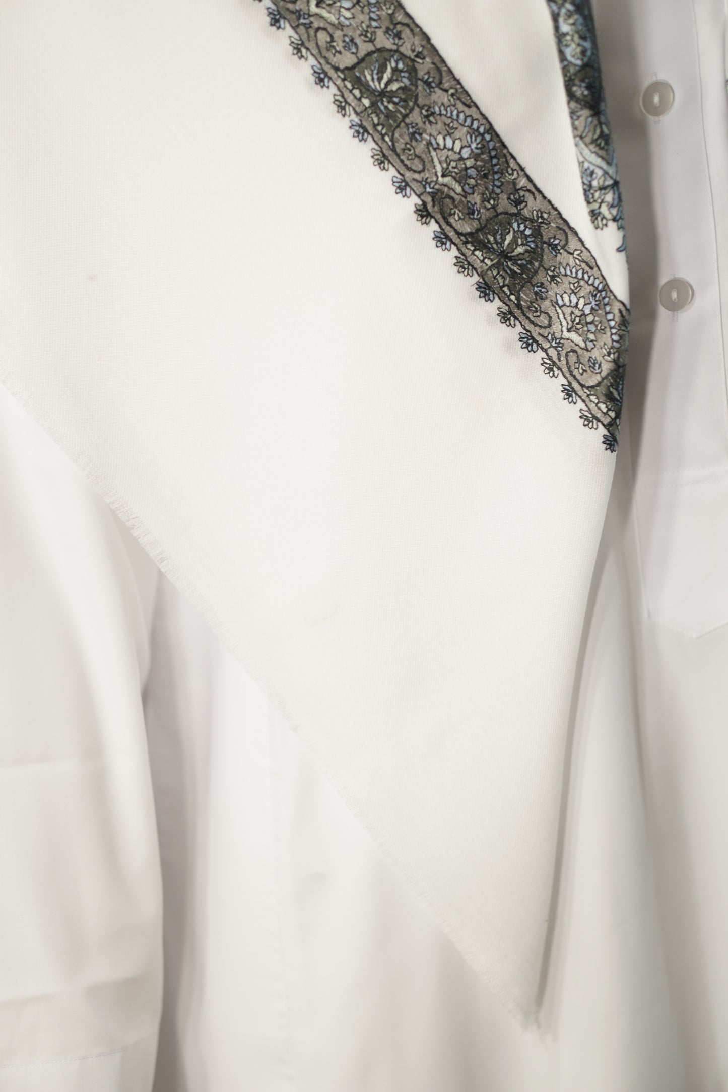 Premium White Shemagh | Embroided | Lightweight | 50 x 50 in