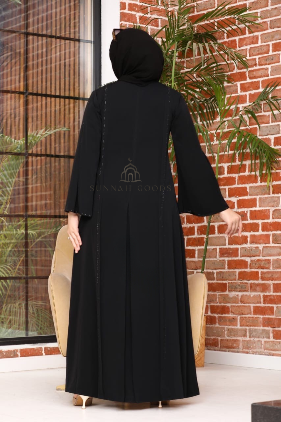 Black Abaya - Modest back 1
