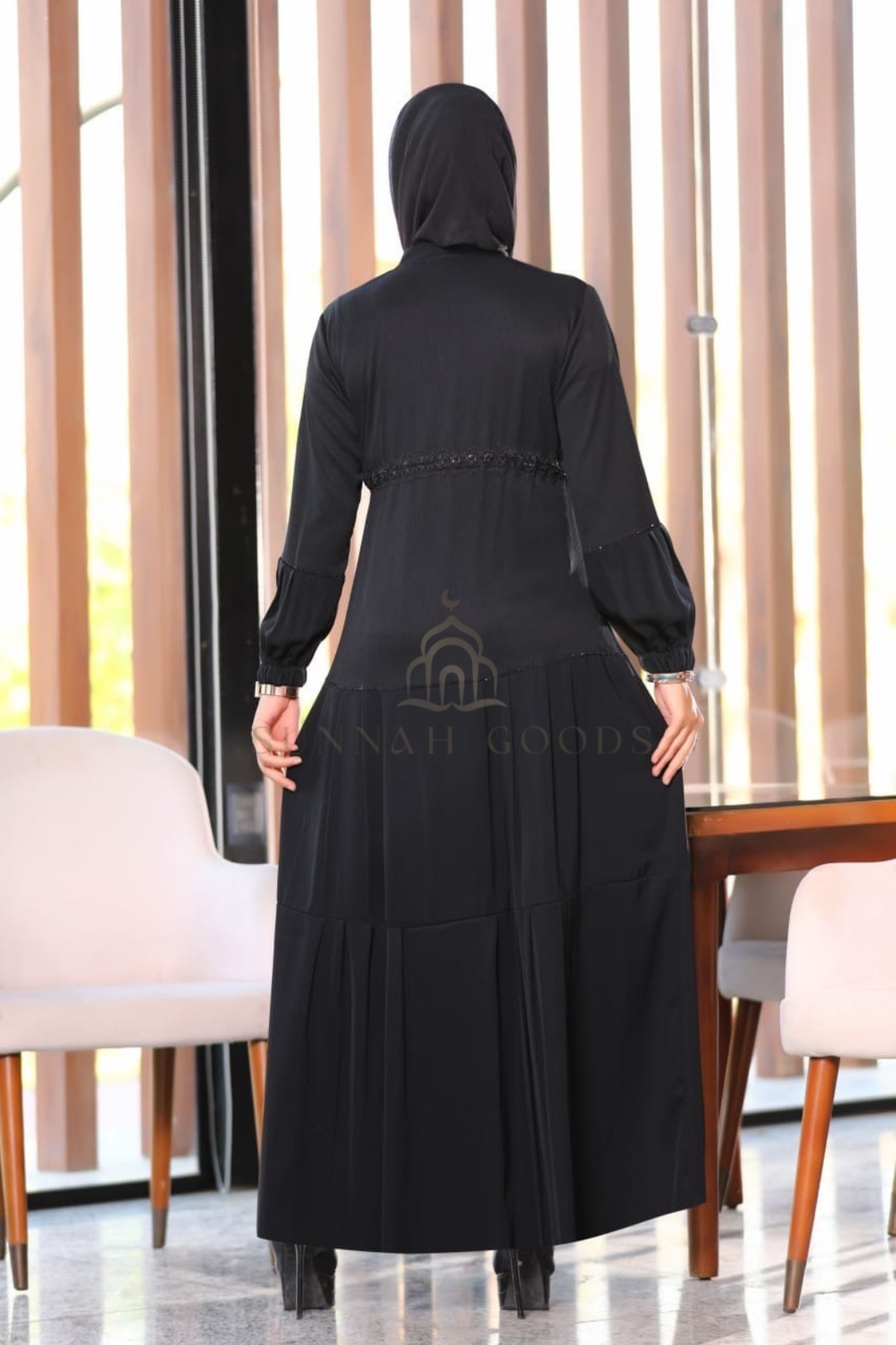 Waist Fitted Black Abaya - Elegant Zip Up