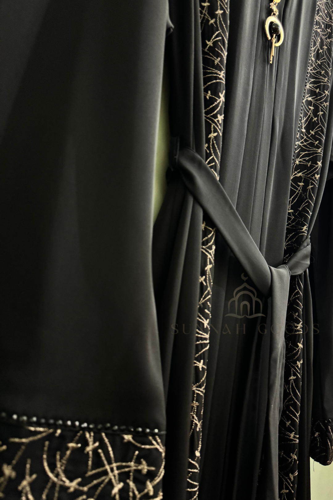 Black Abaya - Aesthetic Design