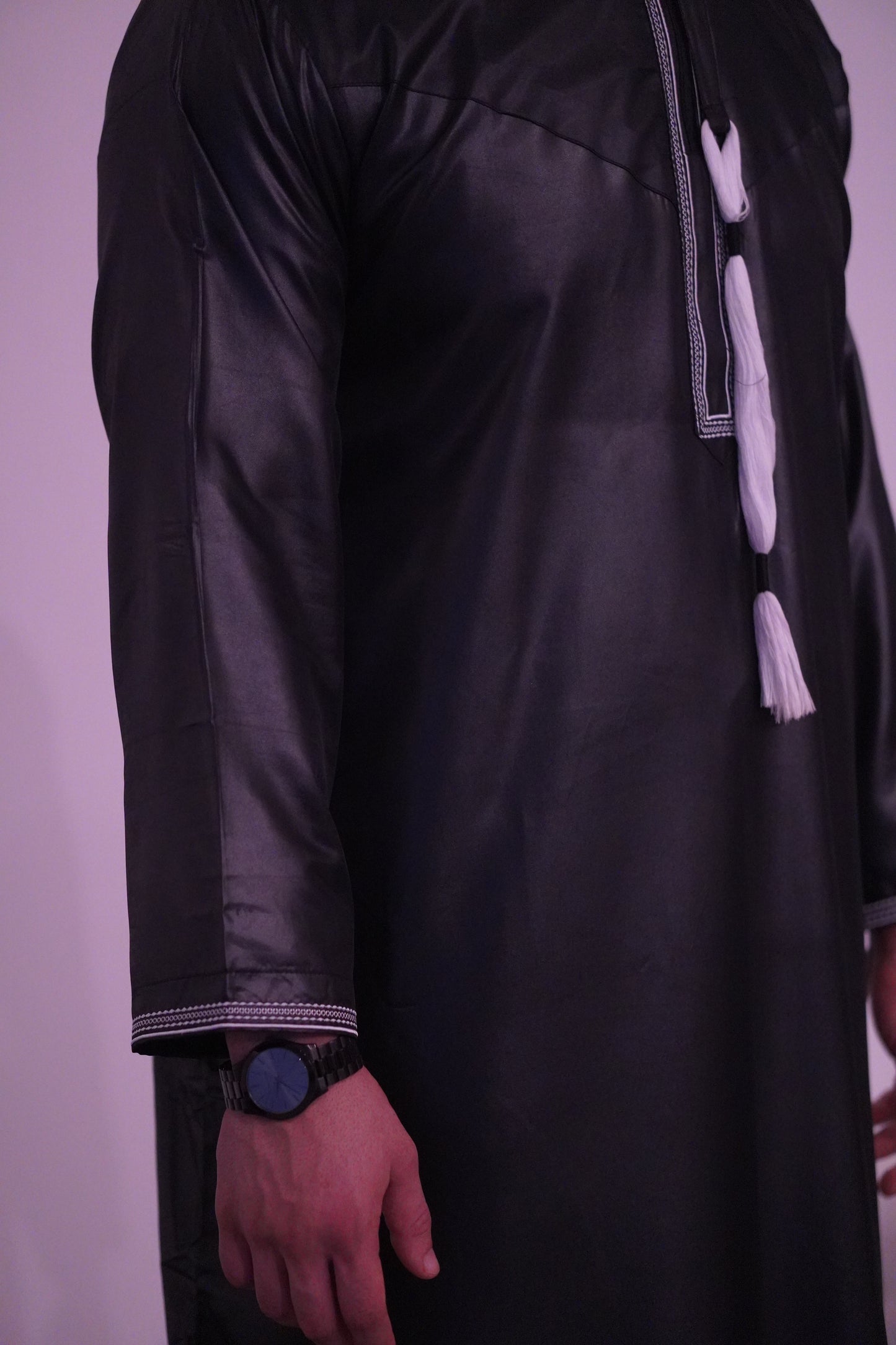 Black Emarati thobe