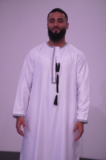 Luxury Emirati Thobe for Men – Shiny Finish | 5 Colors
