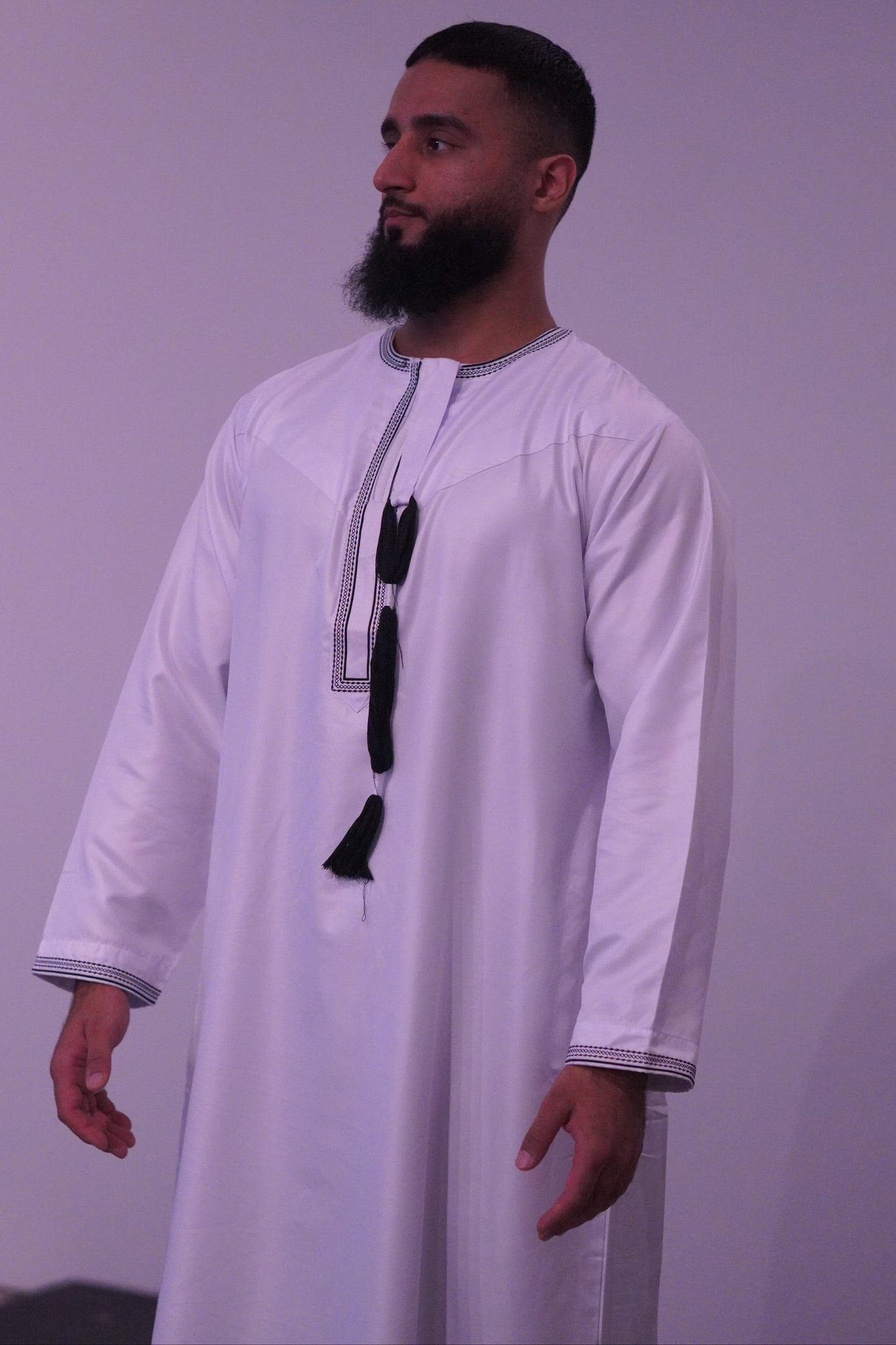 Luxury Emirati Thobe for Men – Shiny Finish | 5 Colors