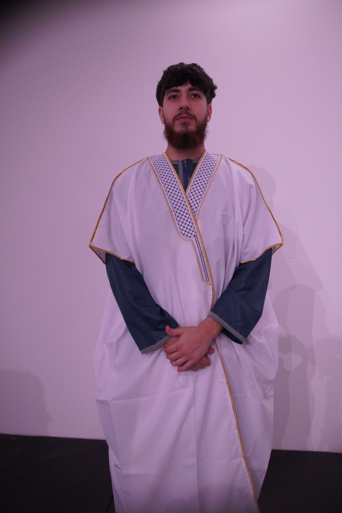 Luxury Half-Sleeve Bisht with Gold Embroidery – Black & White