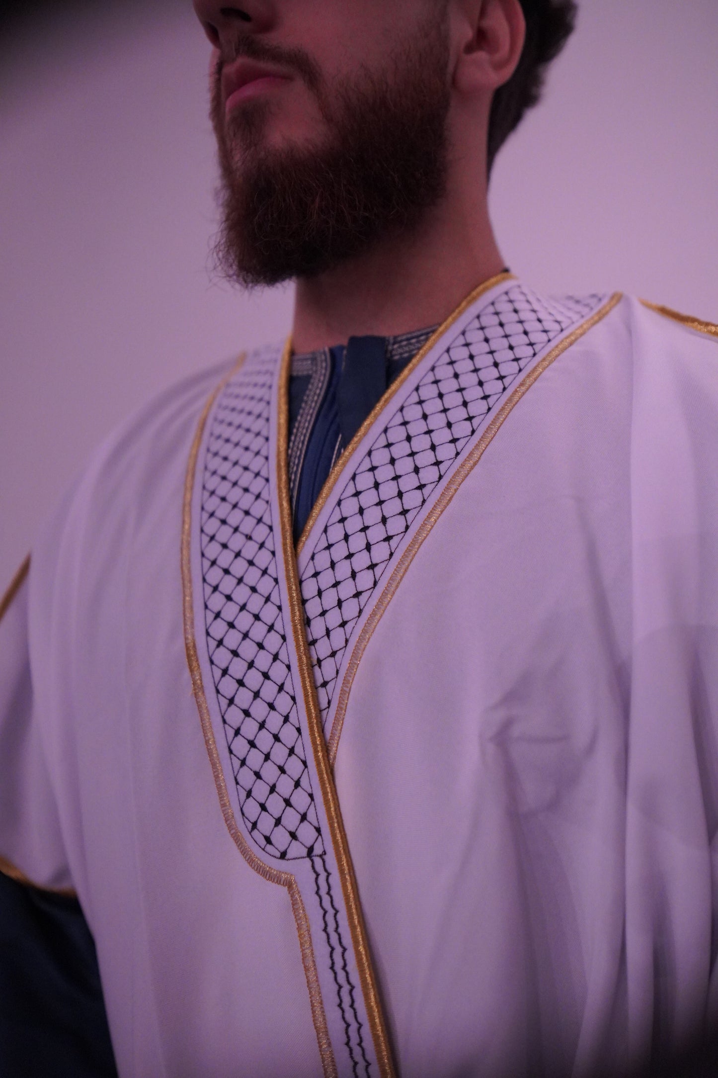 Luxury Half-Sleeve Bisht with Gold Embroidery – Black & White