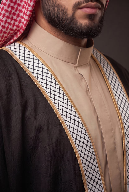 Bisht Cloak with Gold Embroidery for Men – Half Sleeve Checkered Arabic Robe | Black & White