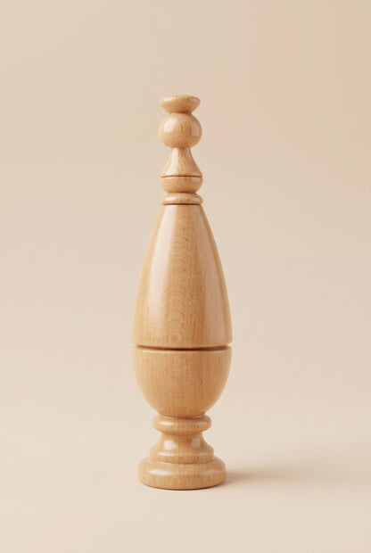 Natural beech wood kohl applicator in a light honey tone