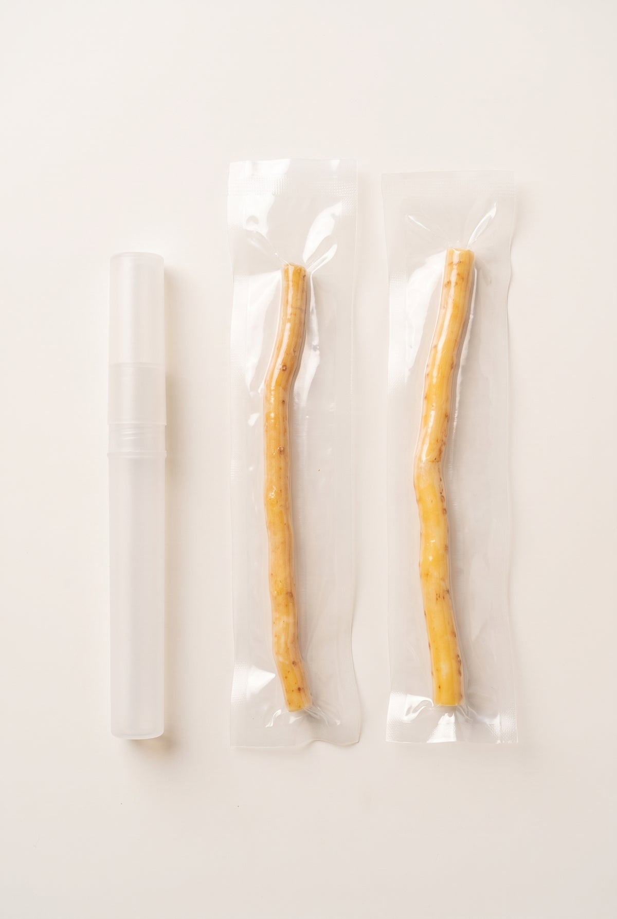 What's included: 2 vacuum-sealed Arak miswak sticks and a reusable clear miswak holder