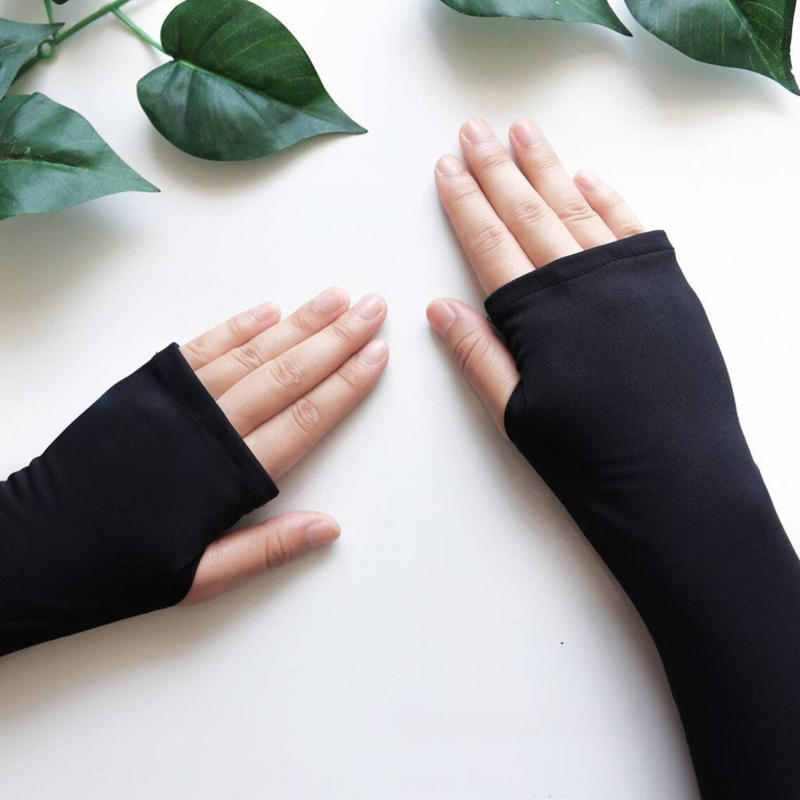 Long Black Islamic Sleeve with Thumb Hole – Modest Cotton Handsocks
