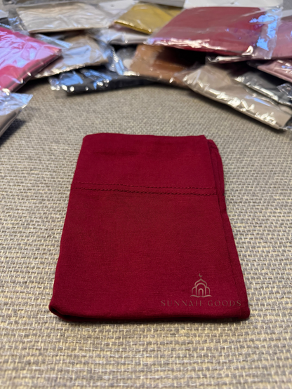 burgendy underscarf